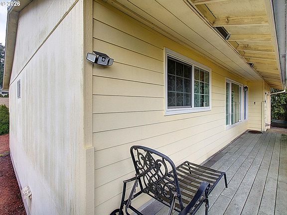 4th image of 11612 SW 49th Ave
