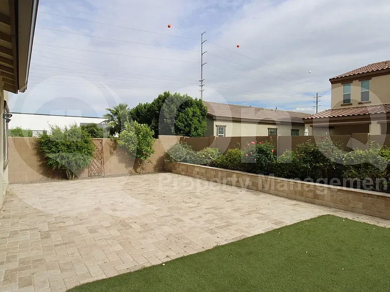 275 E Honeysuckle Pl — Photo 25