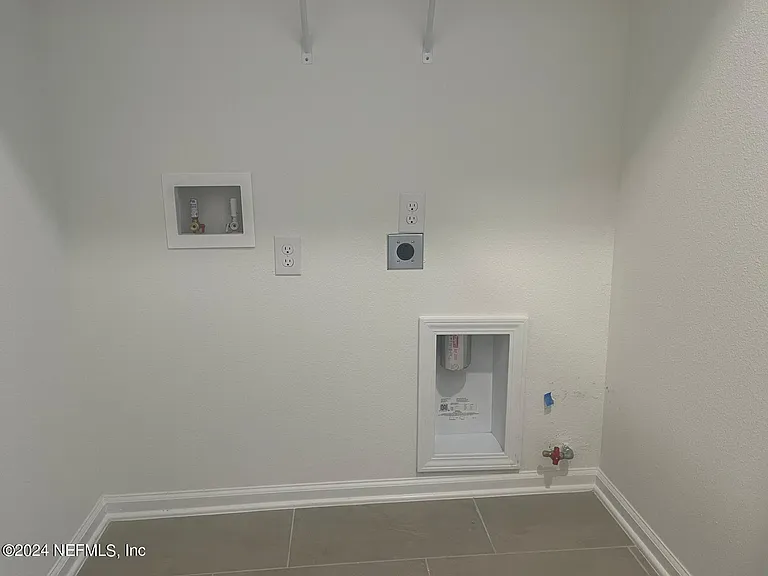 21 Mellowood Ln — Photo 11