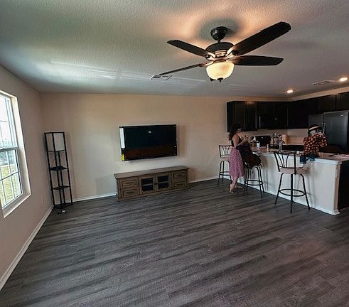 Living Area (1st Floor)