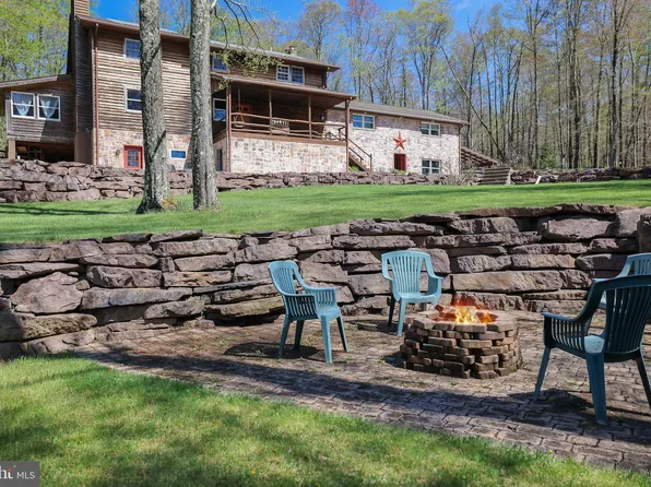 32 Black Bear Rd, Albrightsville, PA 18210