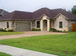2725 Colony Village Dr, Bryan, TX 77808