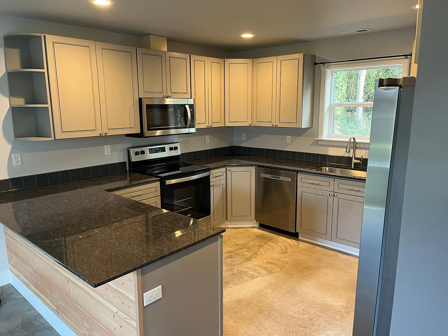 2 bed, 1115 sqft, $1,750 — Photo 2
