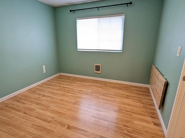 10902 NE Sacramento St — Photo 11