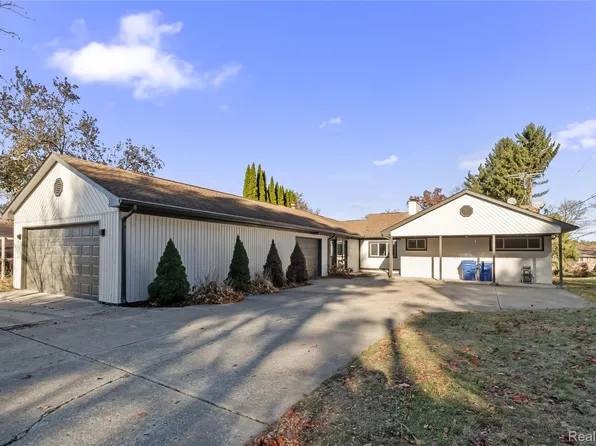 6440 Andersonville Rd, Waterford, MI 48329