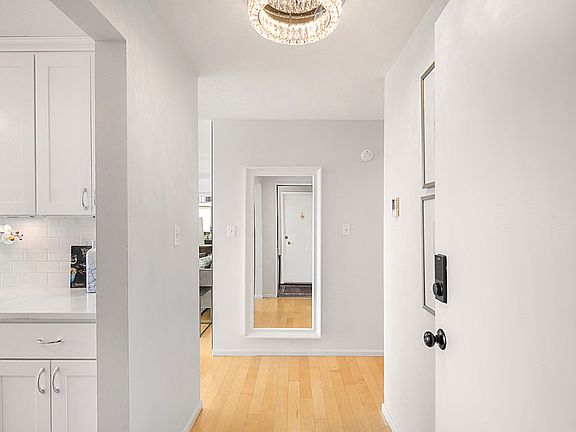 3rd image of 6225 Lake Washington Blvd NE APT 210