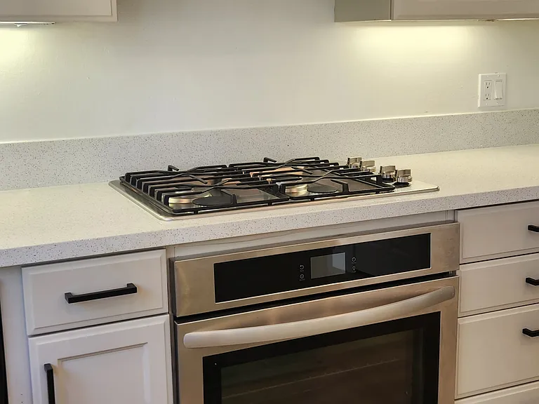 2246 Levante St — Photo 22