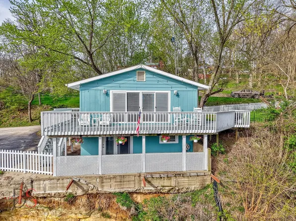 2469 N 41st Rd, Sheridan, IL 60551