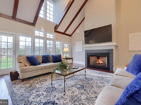 5th image of 617 Goose Neck Dr