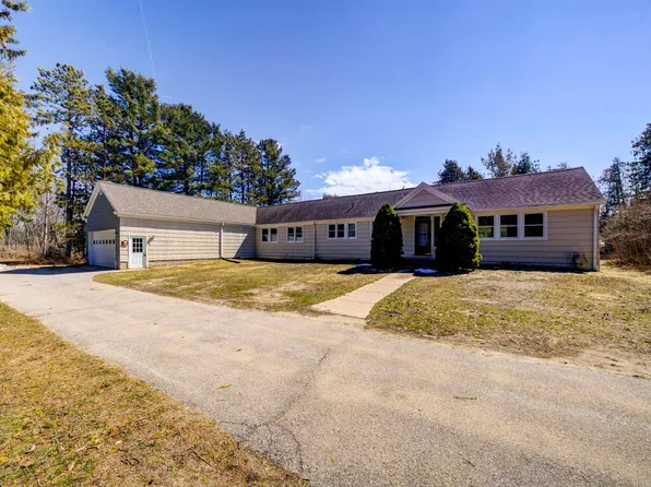 974 N Mill St, Northport, MI 49670