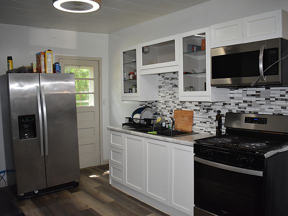 5th image of 415 W Main St