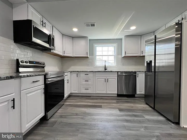 208 Thornridge Dr — Photo 8
