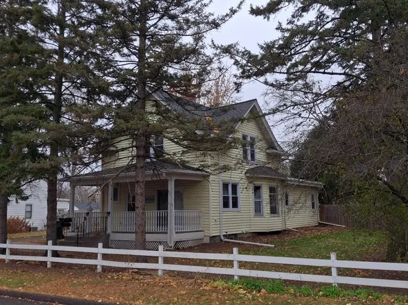 812 McKnight Rd N, Maplewood, MN 55119