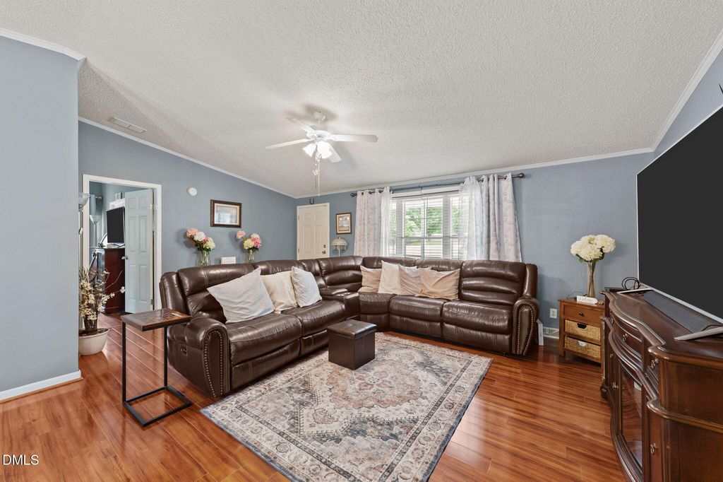 Apartment in Willow Spring - View 4