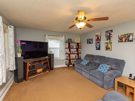 3rd image of 1300 Satterfield Dr