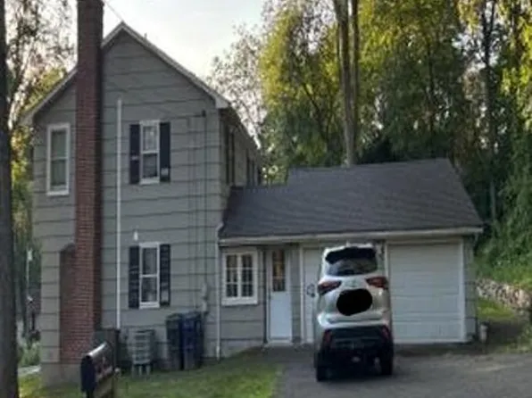 70 Crest Ter, Fairfield, CT 06825