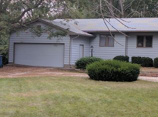 482 S Munroe Rd, Tallmadge, OH 44278