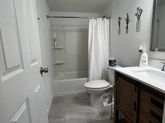5th image of 5403 240th St SW Unit D