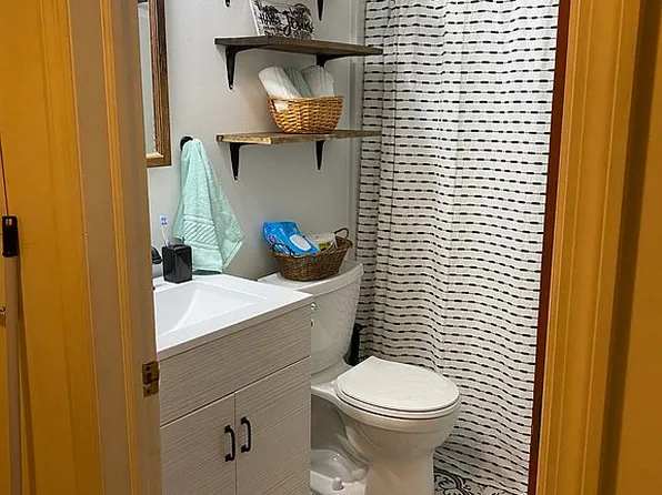 148 Stonehouse Ln, Columbia, PA 17512