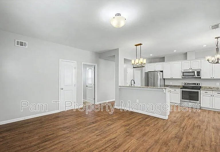 1202 E 37th St #A — Photo 15