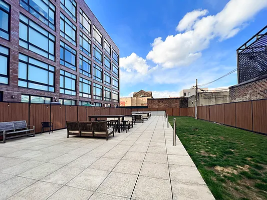 Rented by Kahen Properties | media 26