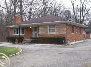 21439 W Nine Mile Rd, Southfield, MI 48075