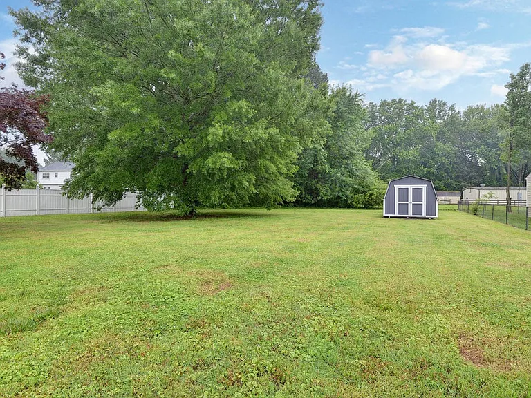 485 Colony Rd — Photo 25