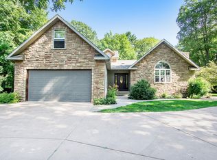266 W Hile Rd, Norton Shores, MI 49441