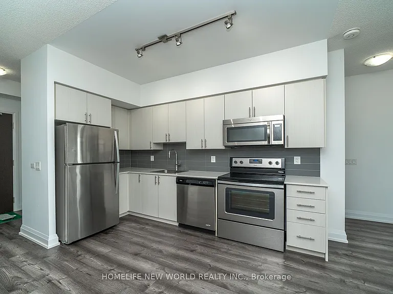 7900 Bathurst St #318 — Photo 6