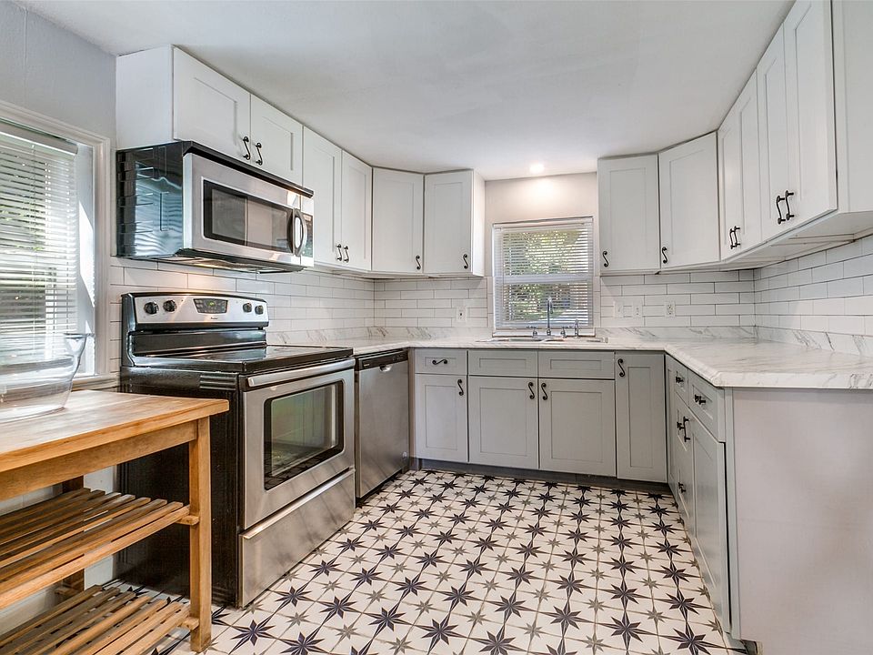 1st image of 8910 San Leandro Dr