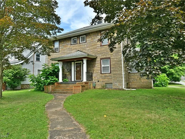 405 Oak Knoll Ave SE, Warren, OH 44483