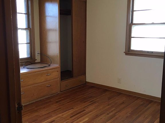 2nd image of 4842 Sherwood Dr