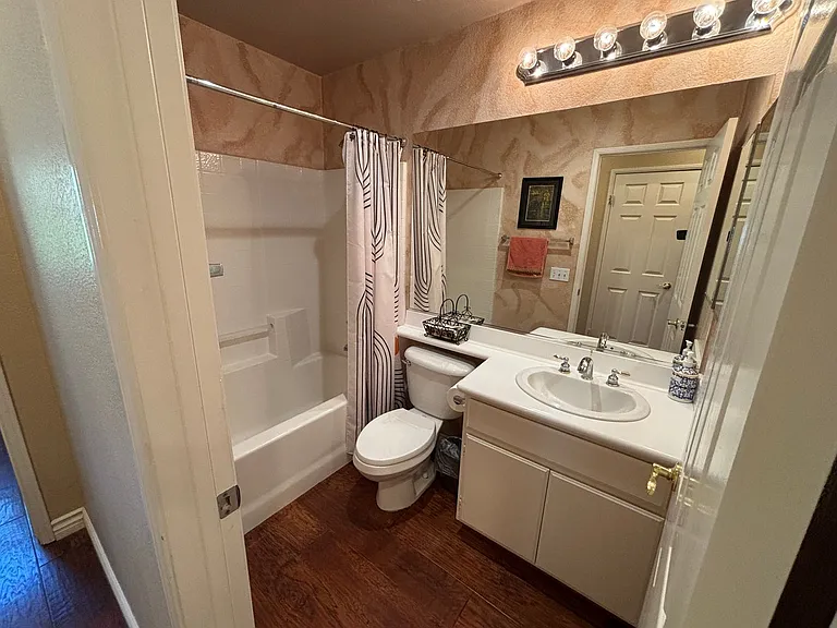 1163 Via Vista Dr — Photo 42