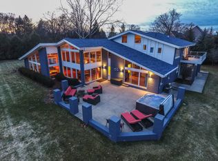 2555 Vhay Ln, Bloomfield Hills, MI 48304