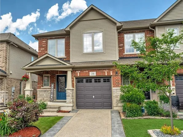 45 Royal Winter Dr #28, Hamilton, ON L0R 1C0