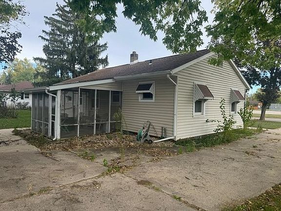 5th image of 243 Jefferson St
