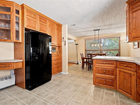 4th image of 91 Green Meadow ROAD