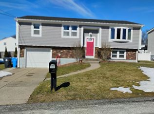5 Valley St, Cumberland, RI 02864