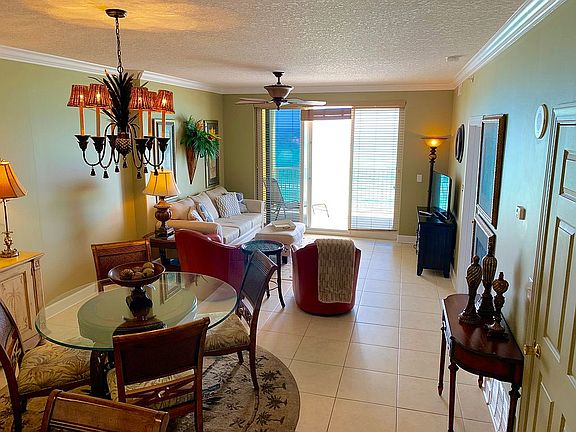 Dining & Living area