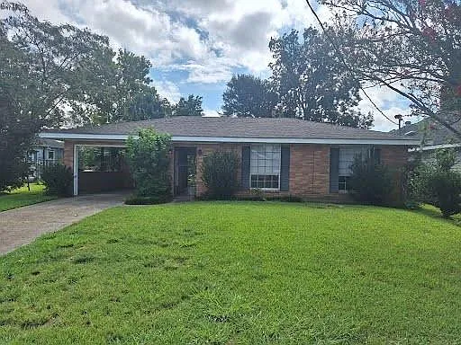 858 Victory Dr