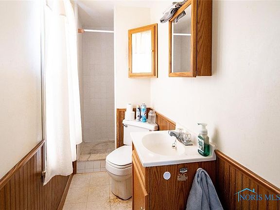 5th image of 418 E Yeasting St