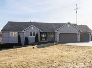 5411 Oak Hill Ct, Rockford, IL 61109