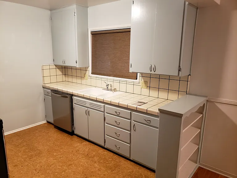 5059 Serrania Ave — Photo 4
