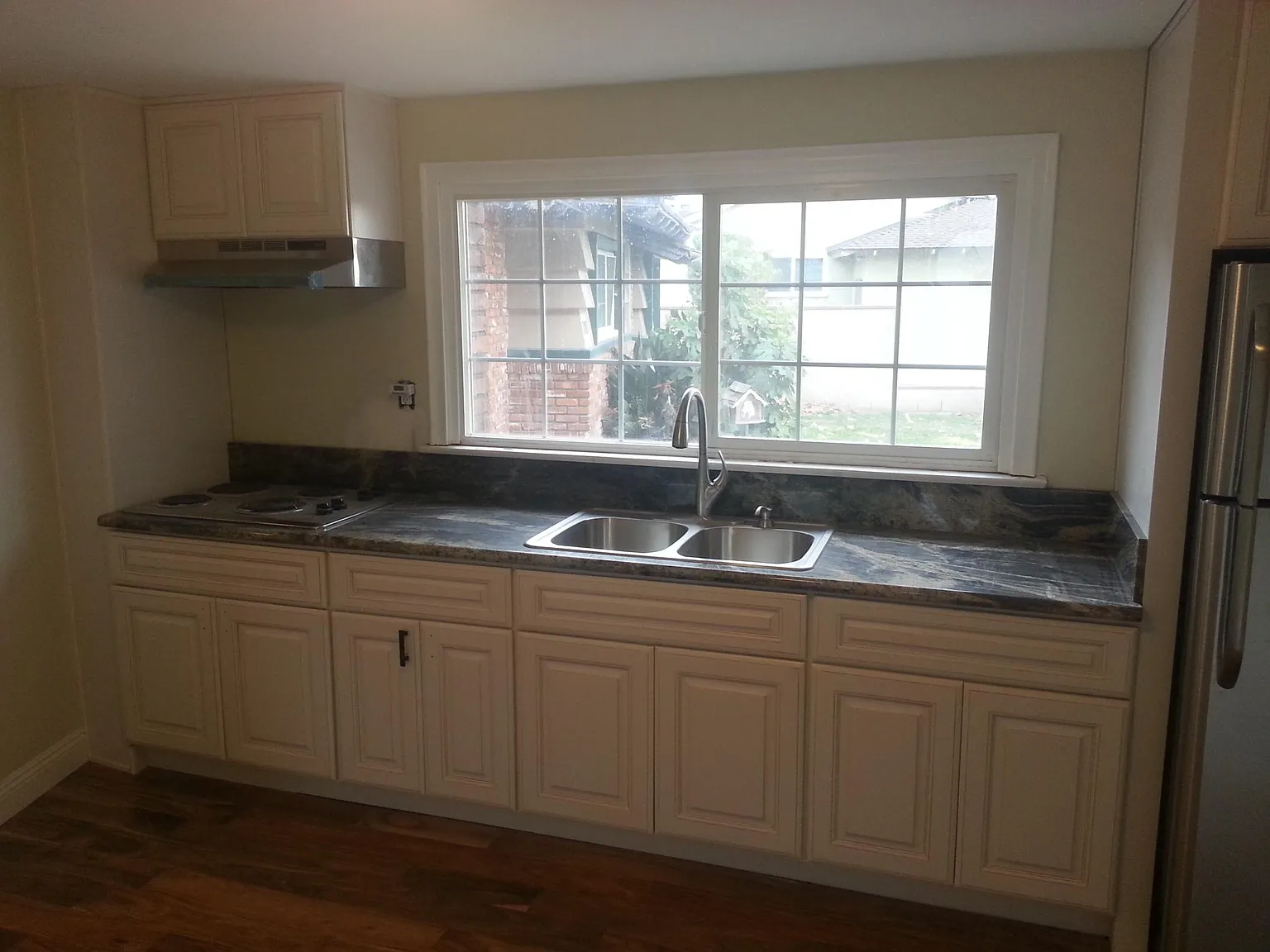 Studio, 800 sqft, $2,200 — Photo 3