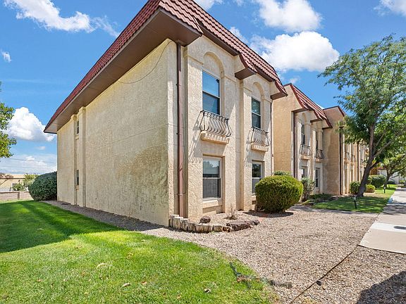 3rd image of 809 Country Club Dr SE APT 1A