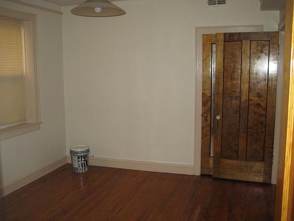 4th image of 6026 N Francisco Ave APT 2