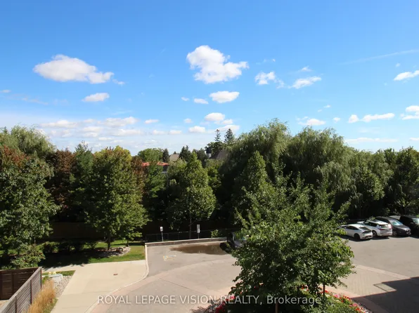 11611 Yonge St, Richmond Hill, ON