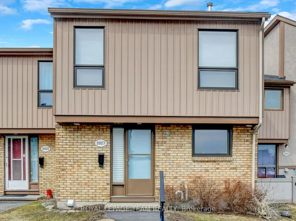 2027 Stonehenge Cres #35, Ottawa, ON K1B 4N7