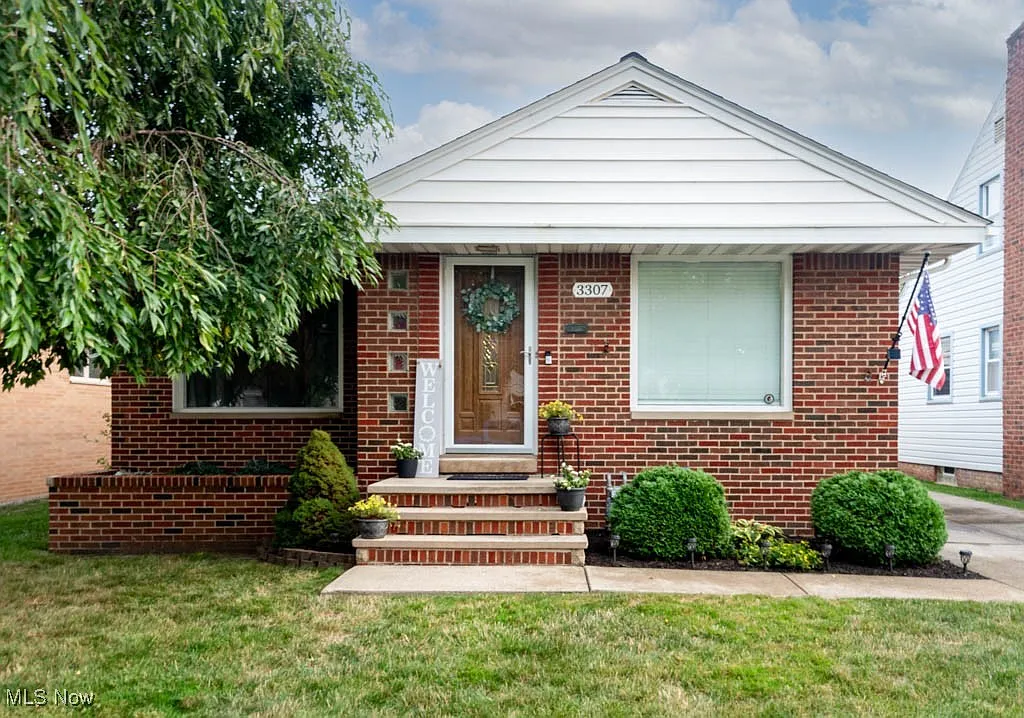 3307 Wellington Ave photo 1