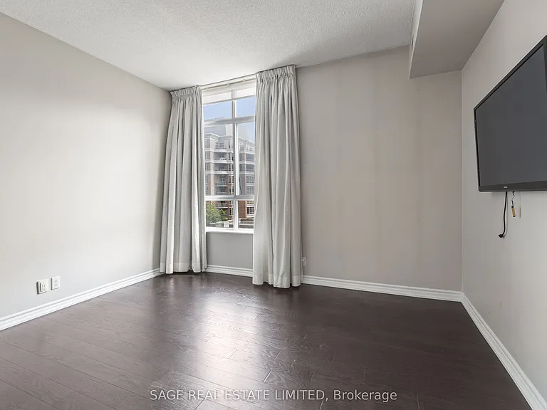 1 Deer Park Cres #803 — Photo 31